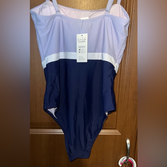 Brand New Cupshe color block one piece bathing suit - Picture 4 of 6